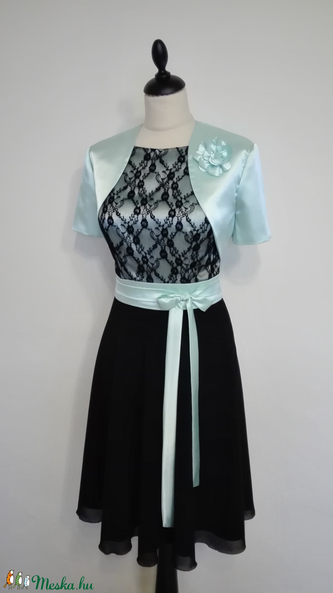 Menta-fekete csipkés alkalmiruha -  - Meska.hu