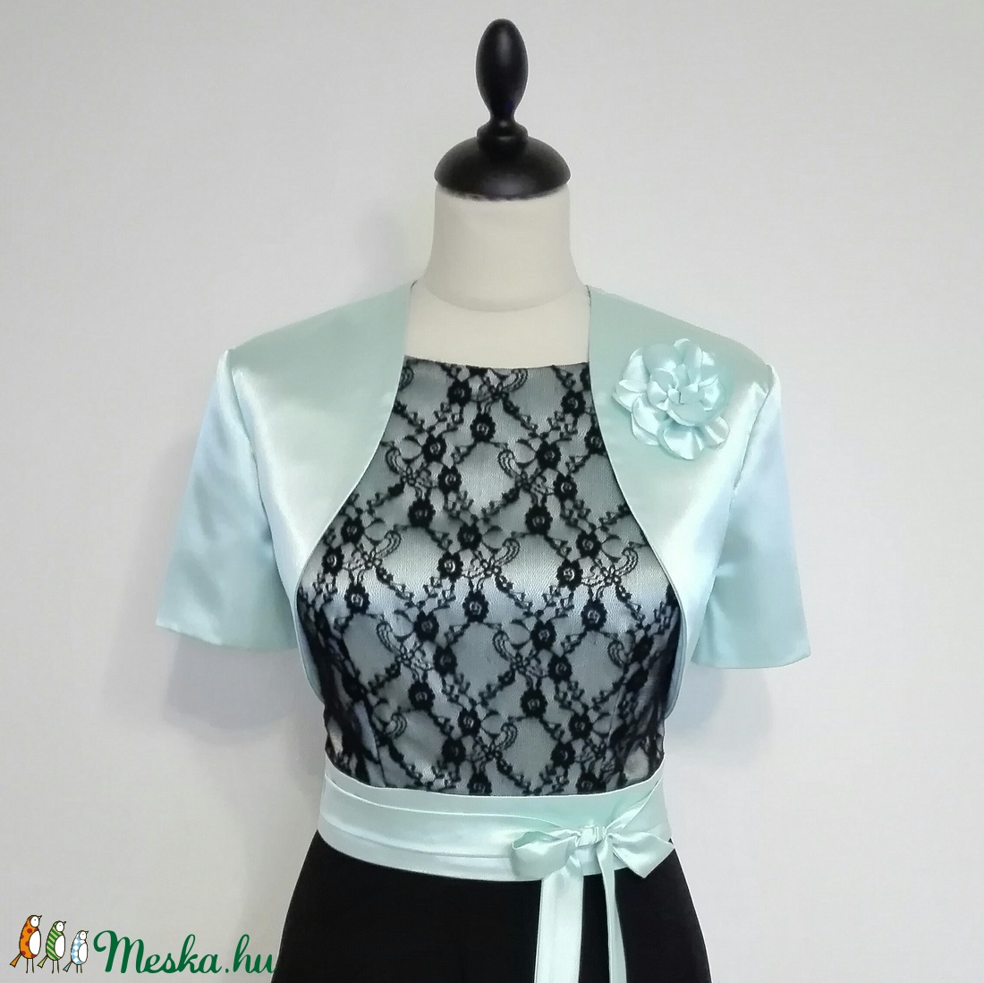 Menta-fekete csipkés alkalmiruha -  - Meska.hu