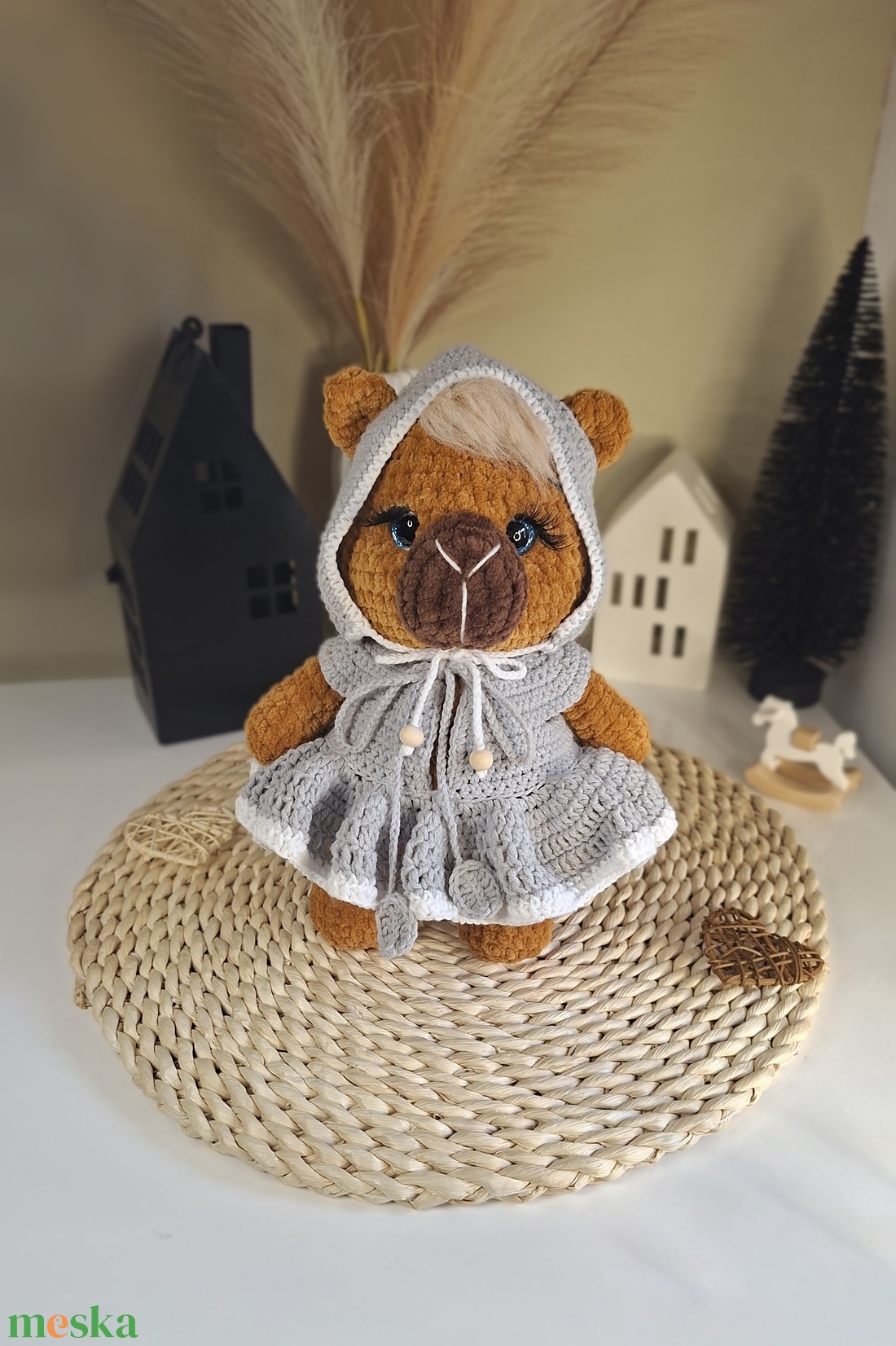 Horgolt capybara lány - pamut ruhában - játék & sport - plüssállat & játékfigura - más figura - Meska.hu