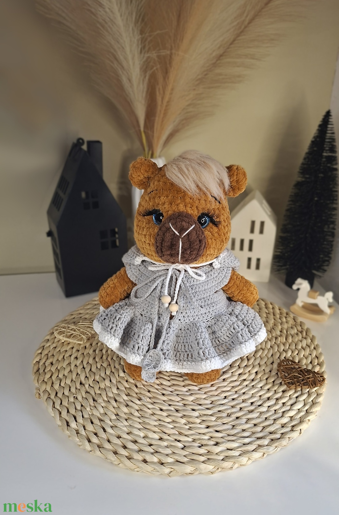 Horgolt capybara lány - pamut ruhában - játék & sport - plüssállat & játékfigura - más figura - Meska.hu