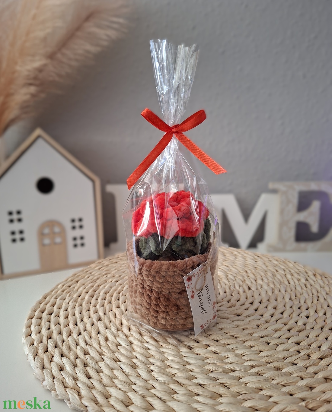 Örök mini rózsa kaspóban � kézzel horgolt ajándék, választható felirattal - játék & sport - plüssállat & játékfigura - más figura - Meska.hu