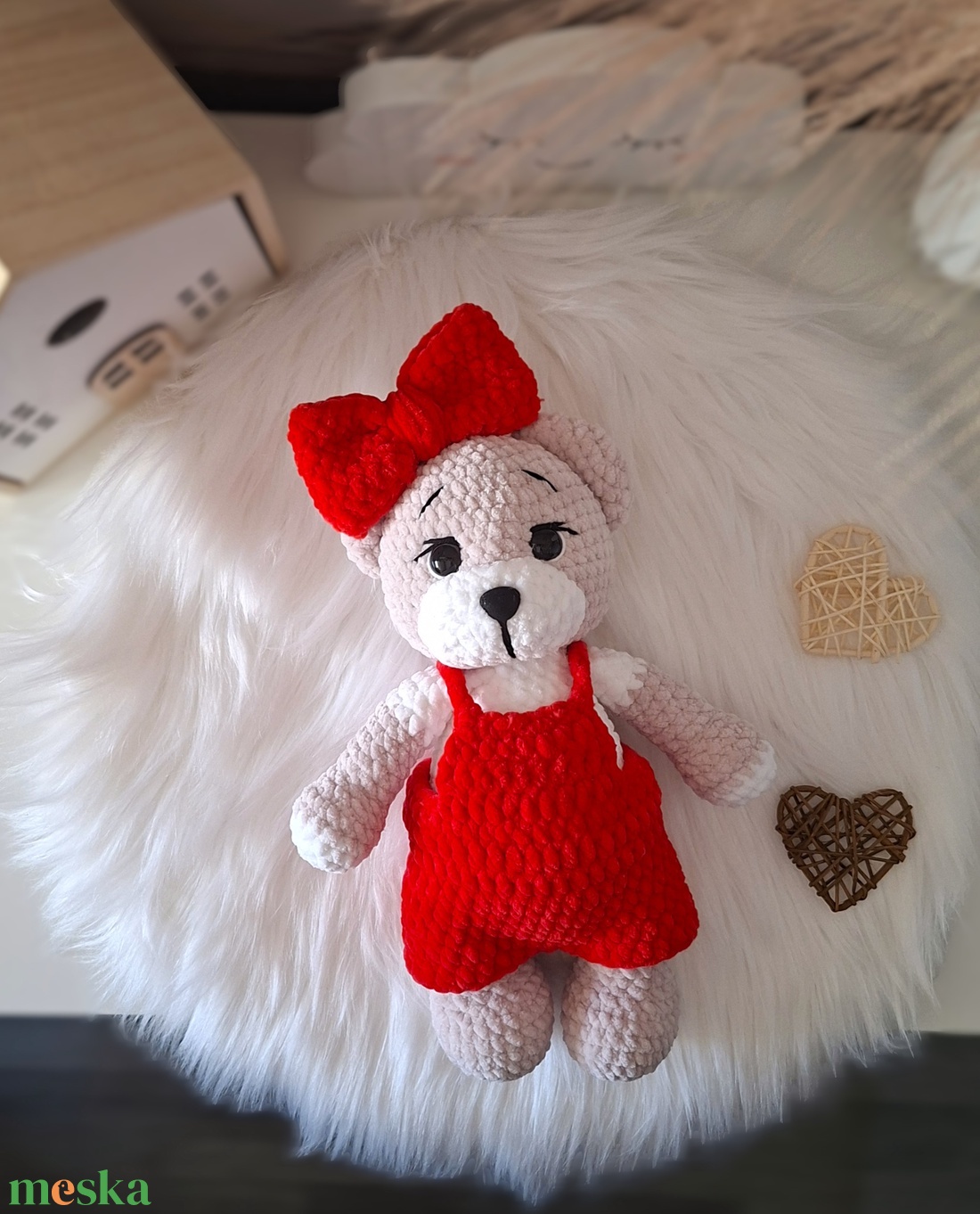 Horgolt macilány piros ruhában - játék & sport - plüssállat & játékfigura - maci - Meska.hu