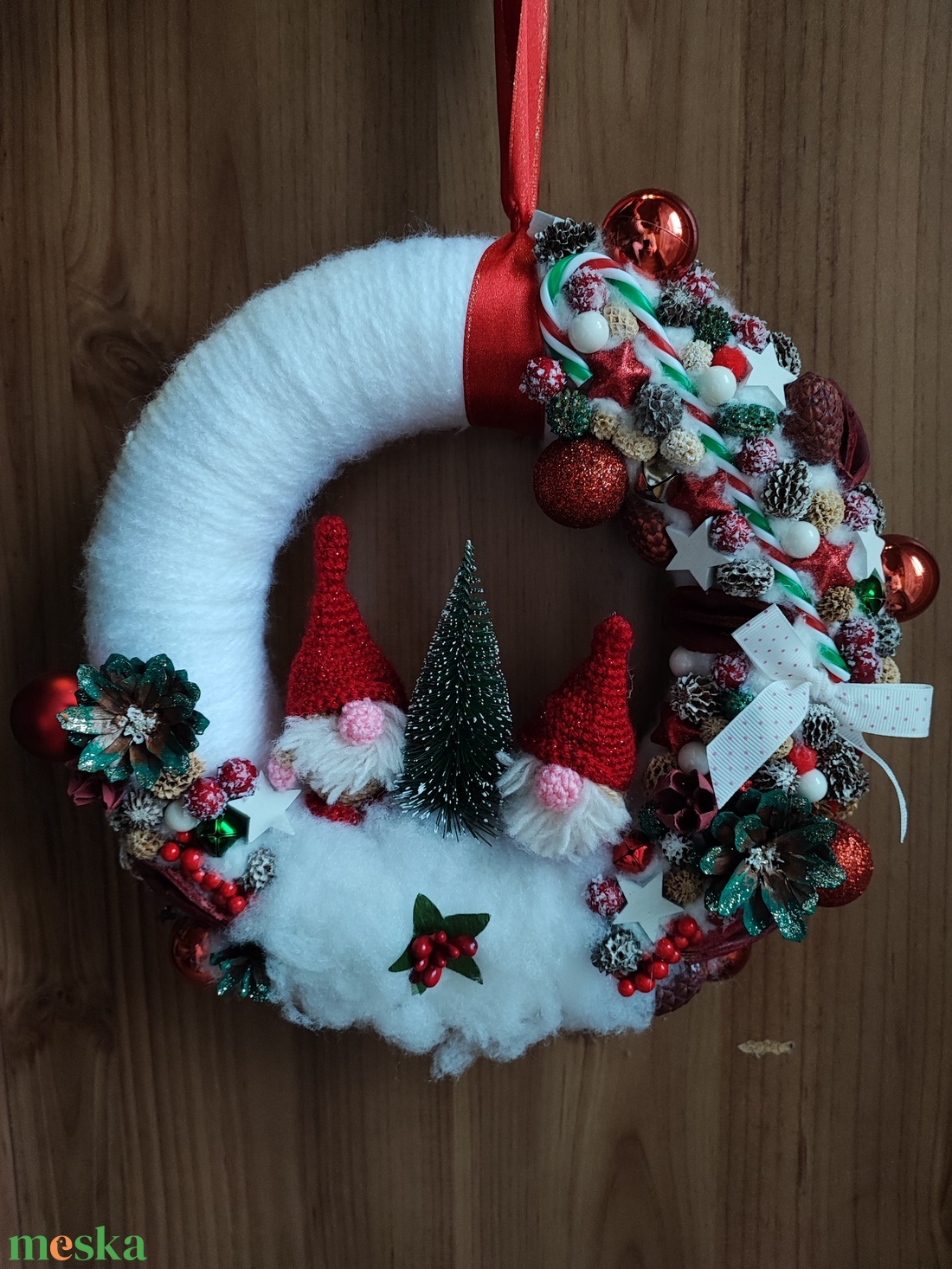 Karácsonyi horgolt Manós világító kopogtató / ajtódísz - karácsony - adventi díszek - adventi ajtódísz - Meska.hu