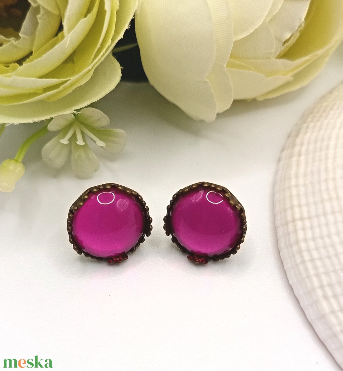 Antik bronz bedugós fülbevaló - pink üveg lencsével - ékszer - fülbevaló - pötty fülbevaló - Meska.hu Antik bronz bedugós fülbevaló - pink üveg lencsével - ékszer - fülbevaló - pötty fülbevaló - Meska.hu