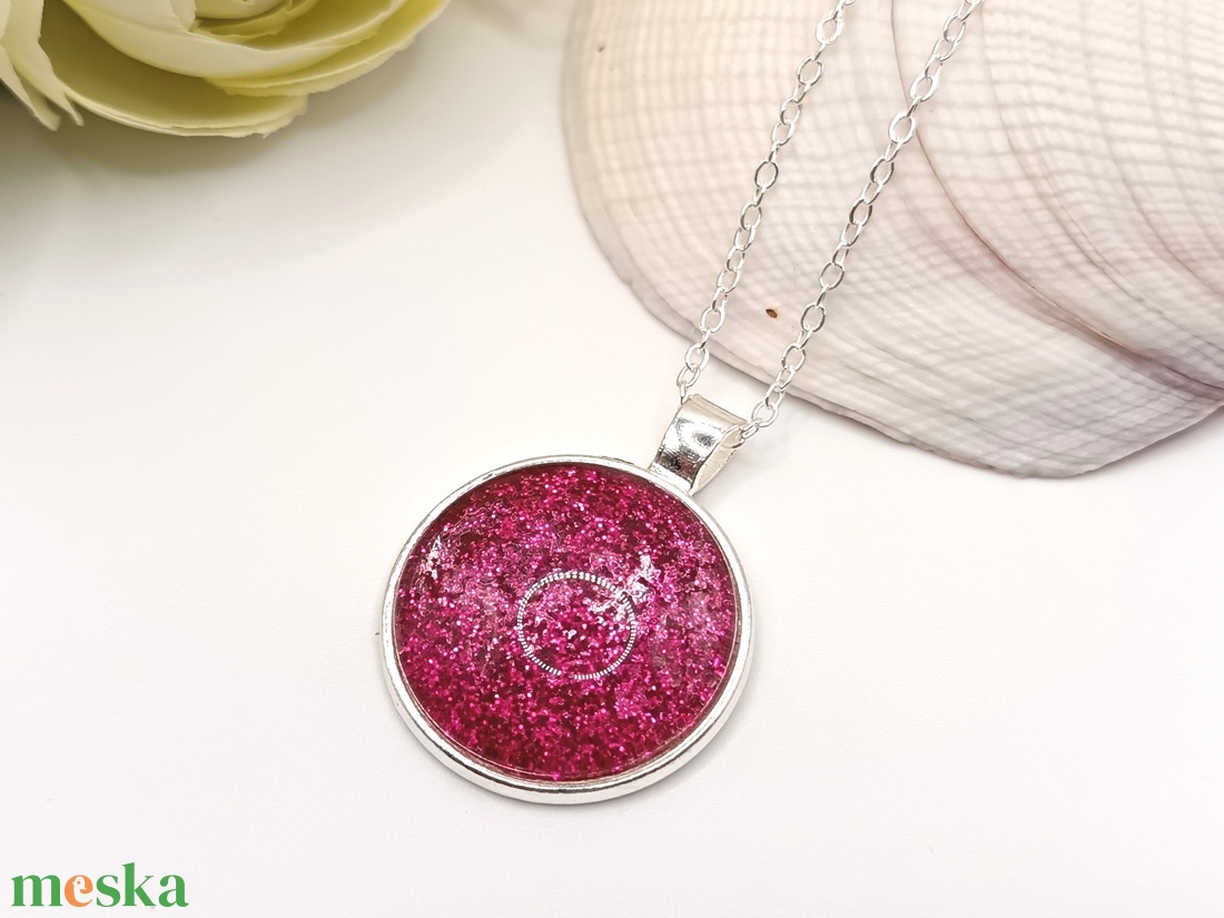 Ezüst nyaklánc - csillámló pink textilbőrrel - ékszer - nyaklánc - medálos nyaklánc - Meska.hu Ezüst nyaklánc - csillámló pink textilbőrrel - ékszer - nyaklánc - medálos nyaklánc - Meska.hu