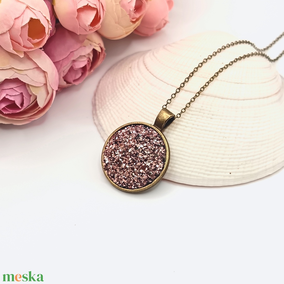 Antik bronz nyaklánc csillogó bronzbarna lencsével - ékszer - fülbevaló - lógó fülbevaló - Meska.hu Antik bronz nyaklánc csillogó bronzbarna lencsével - ékszer - fülbevaló - lógó fülbevaló - Meska.hu