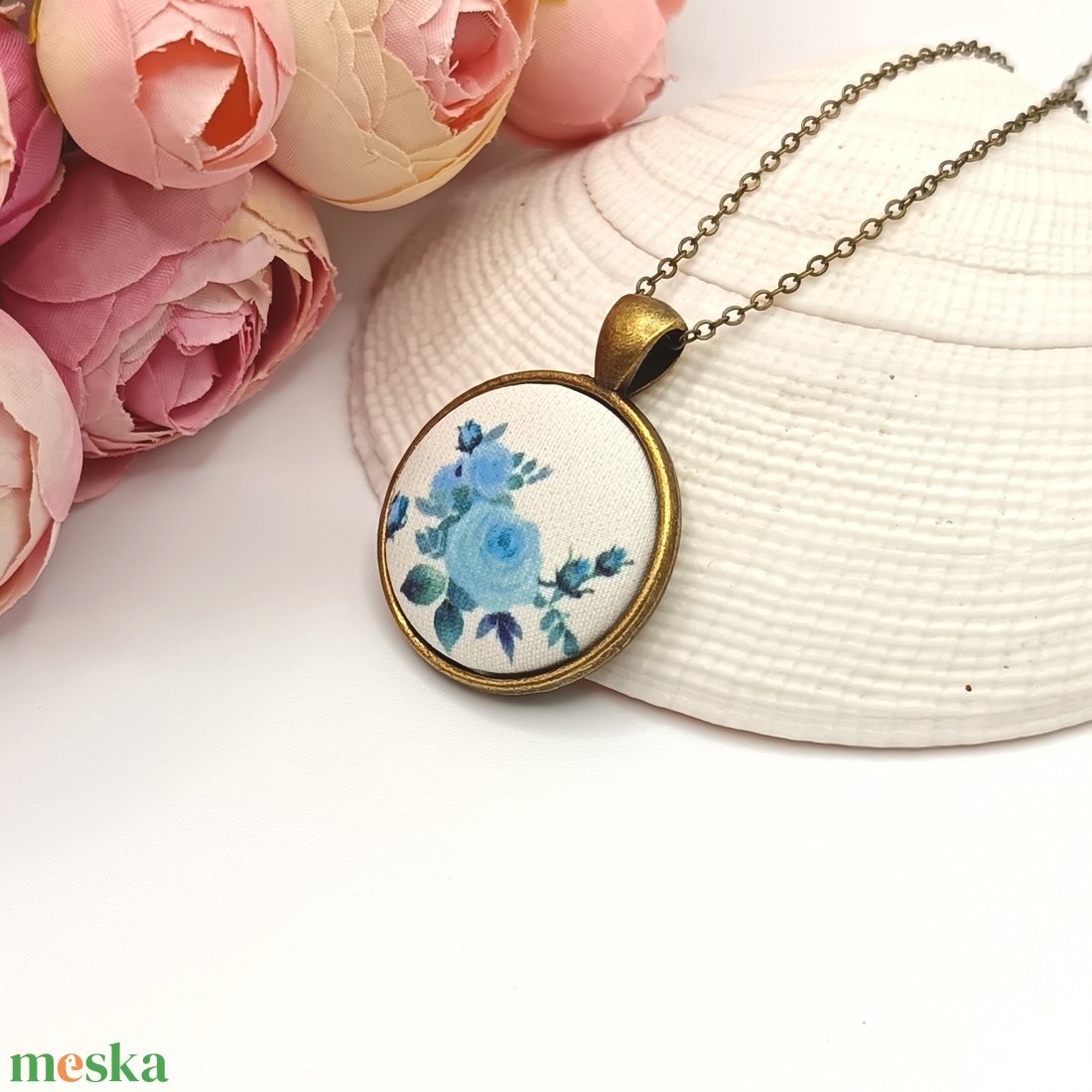 Antik bronz nyaklánc kék rózsa mintás textillel - ékszer - fülbevaló - lógó fülbevaló - Meska.hu Antik bronz nyaklánc kék rózsa mintás textillel - ékszer - fülbevaló - lógó fülbevaló - Meska.hu