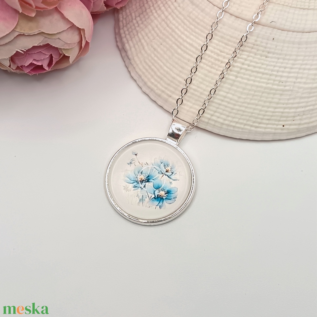 Ezüst nyaklánc  kék virágmintás lencsével - ékszer - fülbevaló - lógó fülbevaló - Meska.hu
