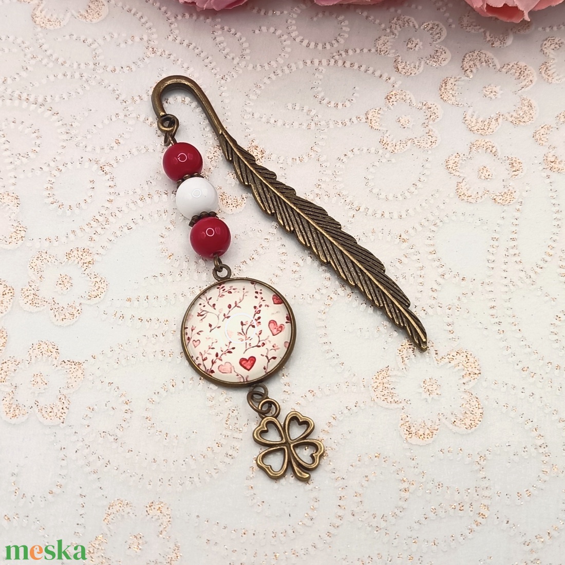 Antik bronz könyvjelző � piros szívecskés lencsével - könyv & zene - könyvjelző - Meska.hu