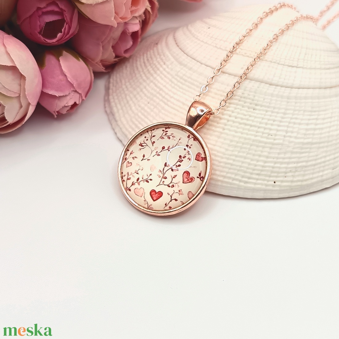 Rózsaarany nyaklánc � piros szívecskés lencsével - ékszer - nyaklánc - medálos nyaklánc - Meska.hu