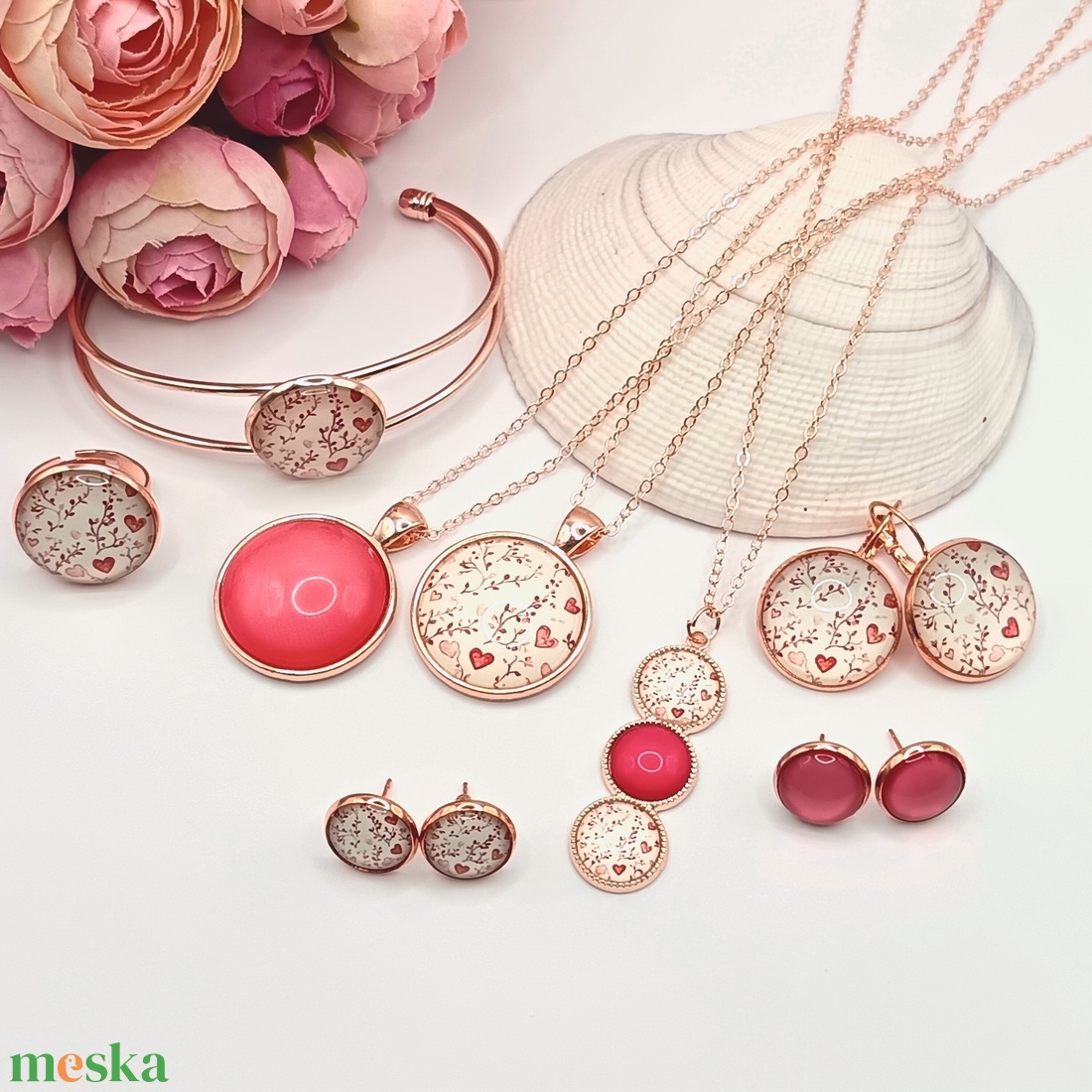 Rózsaarany gyűrű � piros szívecskés lencsével - ékszer - gyűrű - üveglencsés gyűrű - Meska.hu