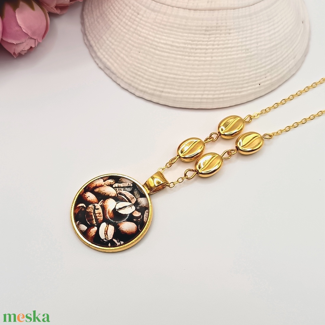 Arany nyaklánc � kávészemes lencsével, arany kávészemgyöngyökkel - ékszer - nyaklánc - medál - Meska.hu