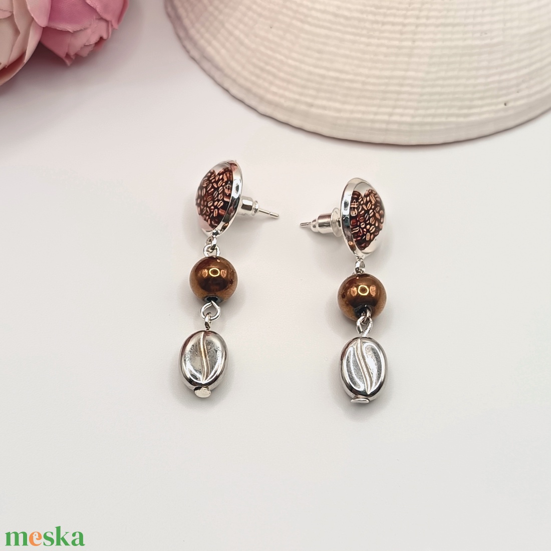 Ezüst bedugós fülbevaló � kávészív lencsével, ezüst kávészemgyönggyel - ékszer - fülbevaló - pötty fülbevaló - Meska.hu