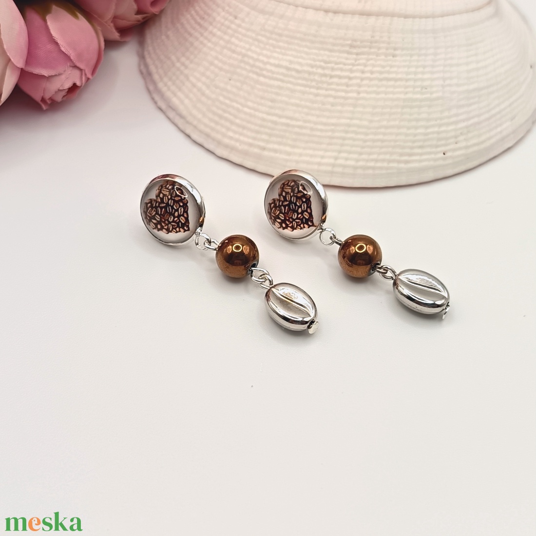 Ezüst bedugós fülbevaló � kávészív lencsével, ezüst kávészemgyönggyel - ékszer - fülbevaló - pötty fülbevaló - Meska.hu