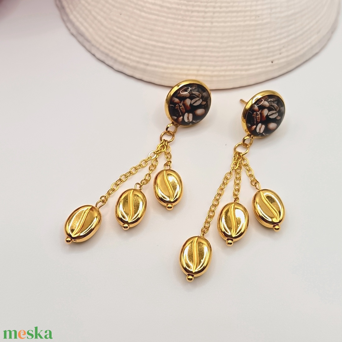 Arany bedugós fülbevaló � kávészemes lencsével, arany kávészemgyöngyökkel - ékszer - fülbevaló - pötty fülbevaló - Meska.hu