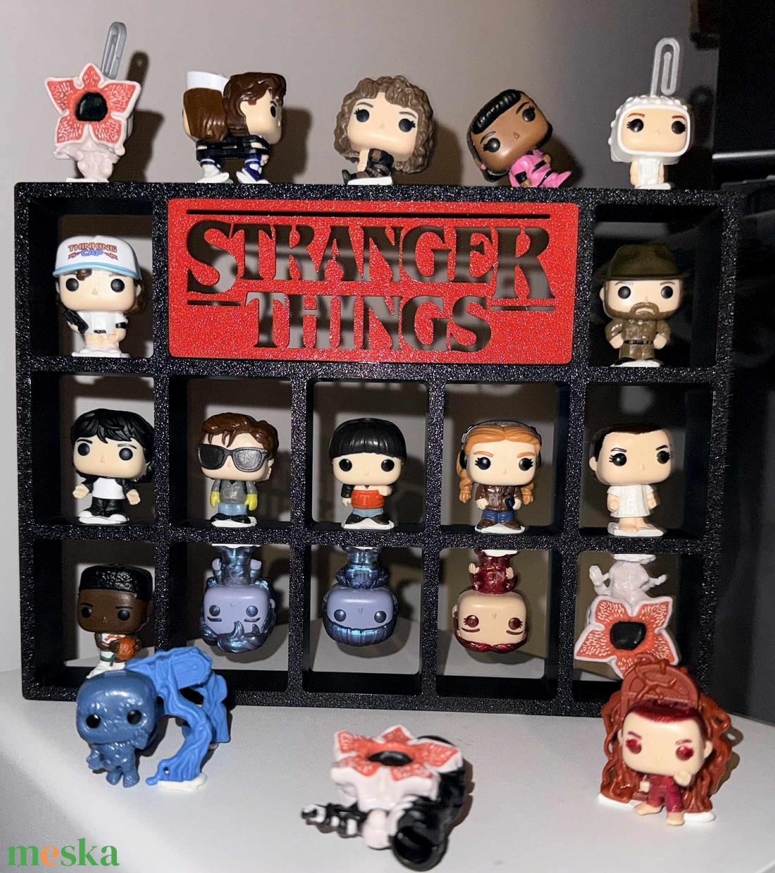Stranger Things Kinder Joy figura tartó  - otthon & életmód - tárolás & rendszerezés - íróasztali tároló - Meska.hu