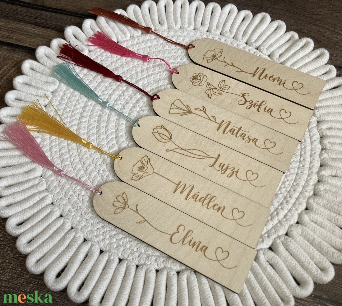 Egyedi, névre szóló fa könyvjelző  gravírozott mintával - könyv & zene - könyvjelző - Meska.hu Egyedi, névre szóló fa könyvjelző  gravírozott mintával - könyv & zene - könyvjelző - Meska.hu