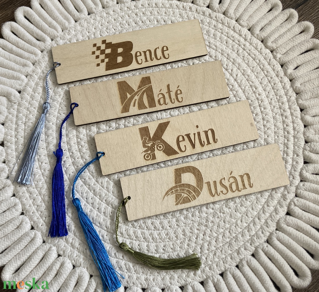 Egyedi, névre szóló fa könyvjelző  gravírozott mintával - könyv & zene - könyvjelző - Meska.hu Egyedi, névre szóló fa könyvjelző  gravírozott mintával - könyv & zene - könyvjelző - Meska.hu
