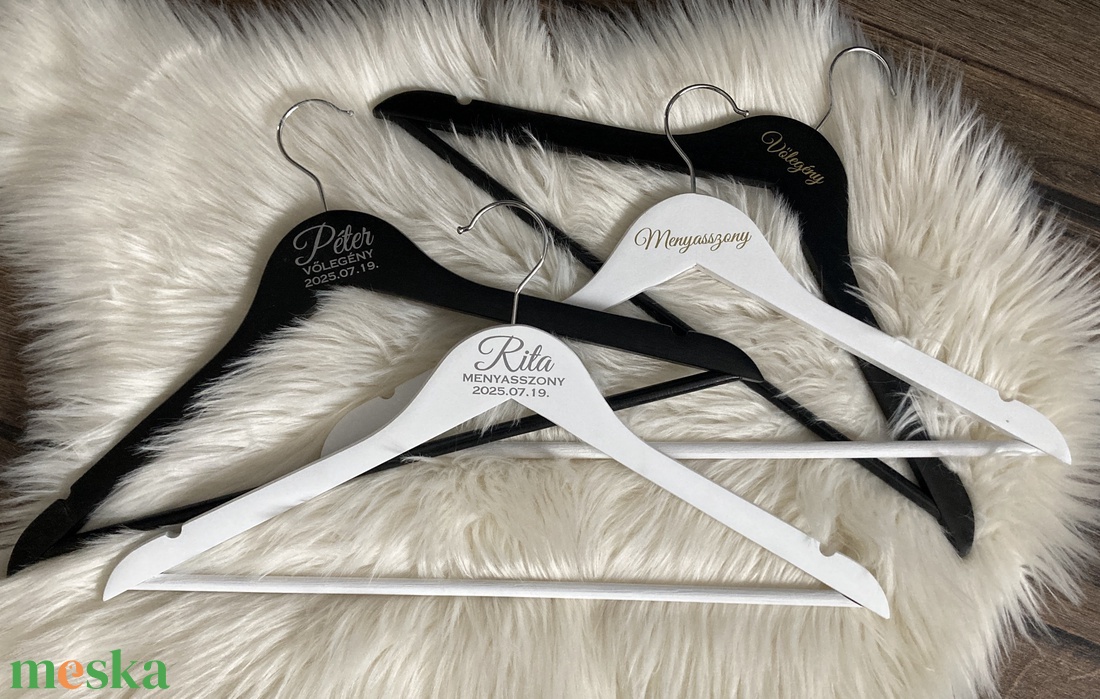 Névre szóló vállfa - esküvő - ruha - vállfa - Meska.hu Névre szóló vállfa - esküvő - ruha - vállfa - Meska.hu