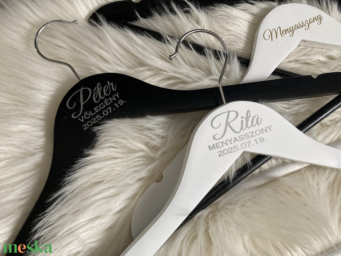 Névre szóló vállfa - esküvő - ruha - vállfa - Meska.hu Névre szóló vállfa - esküvő - ruha - vállfa - Meska.hu