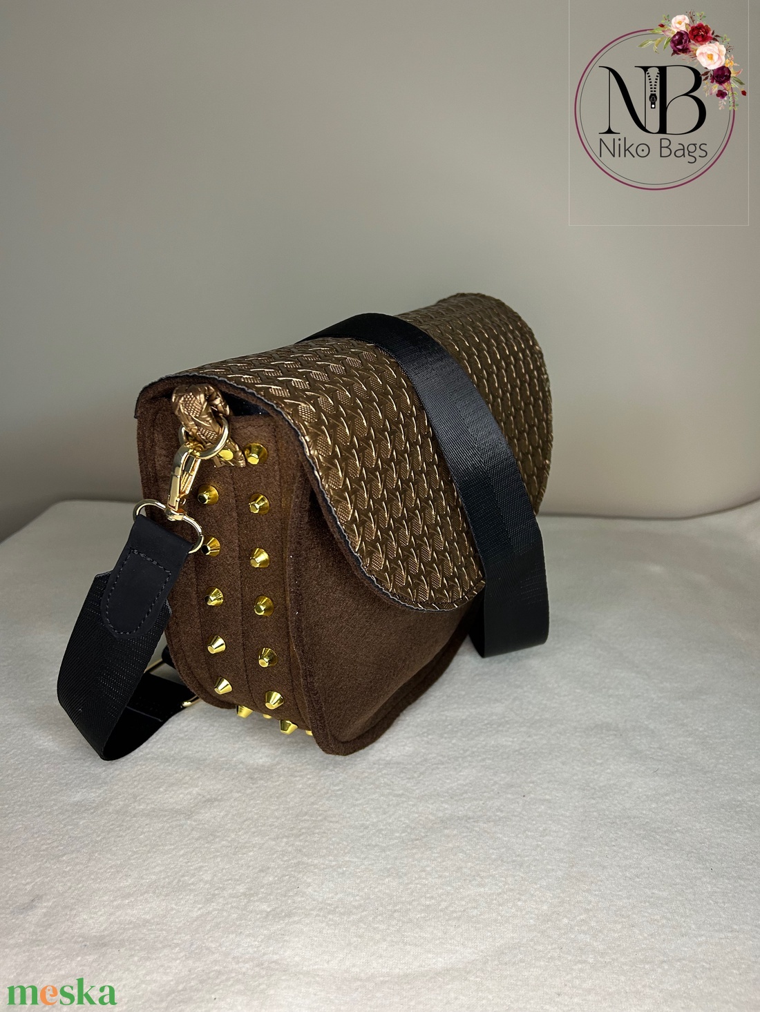 Niko Bags szegecses Crossbody - táska & tok - kézitáska & válltáska - alkalmi táska - Meska.hu