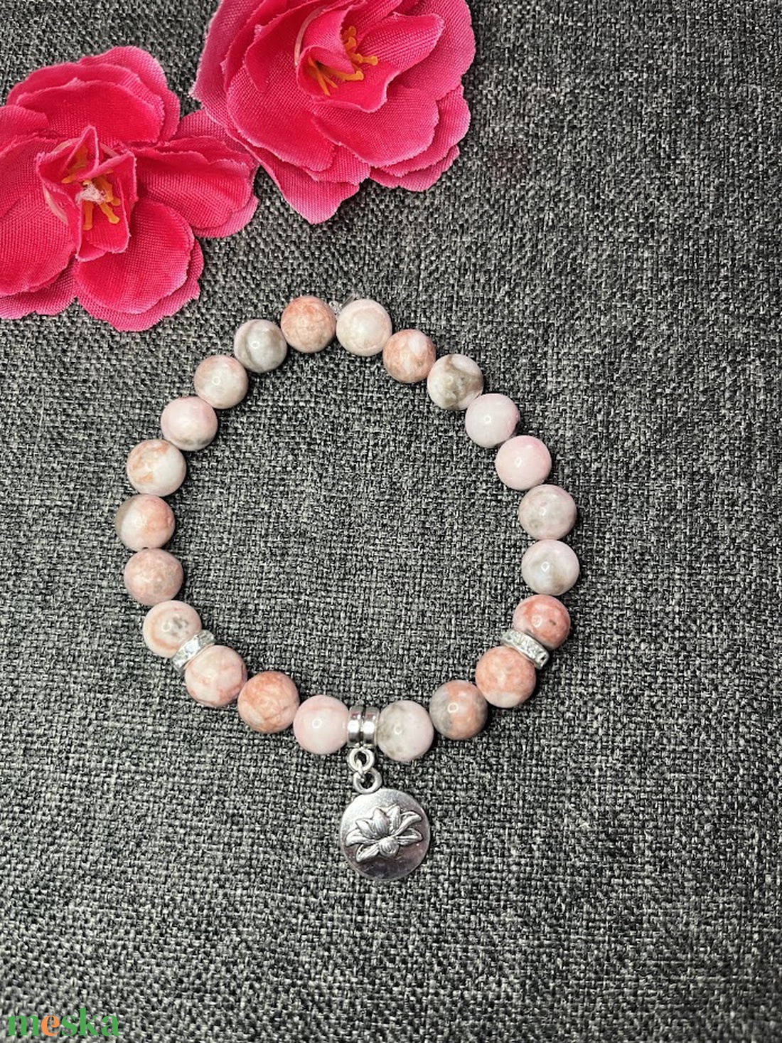 Zebra jáspis karkötő lótusz medállal - ékszer - karkötő - gyöngyös karkötő - Meska.hu