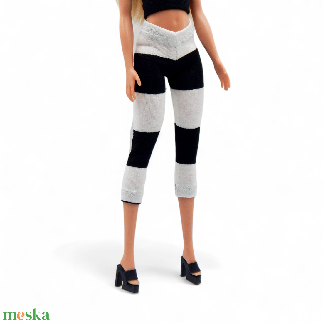 Fekete-fehér csíkos barbie capri nadrág, harisnya, leggings - ruha barbie típusú babákhoz (a036ff) - játék & sport - baba & babaház - barbie ruhák - Meska.hu Fekete-fehér csíkos barbie capri nadrág, harisnya, leggings - ruha barbie típusú babákhoz (a036ff) - játék & sport - baba & babaház - barbie ruhák - Meska.hu