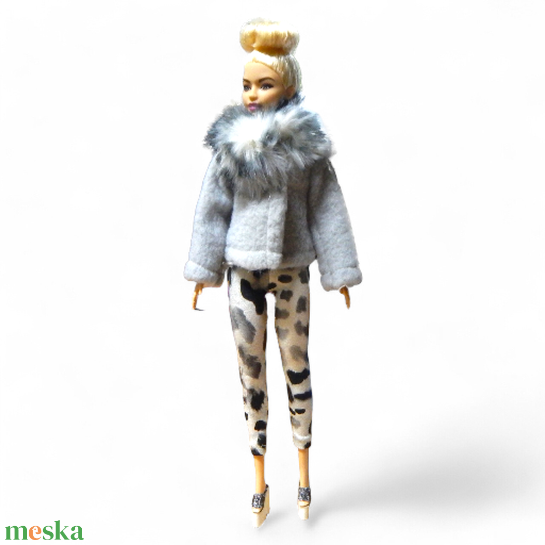 Szürke polár kabát  - ruha barbie típusú babákhoz (d001sf) - játék & sport - baba & babaház - barbie ruhák - Meska.hu