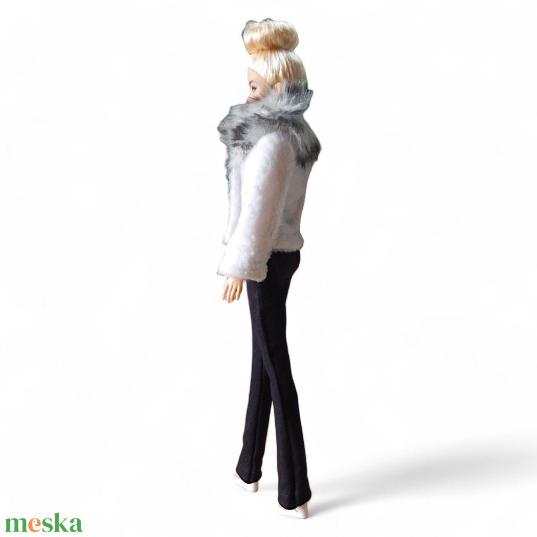 Fehér polár kabát - ruha barbie típusú babákhoz (d001ff) - játék & sport - baba & babaház - barbie ruhák - Meska.hu Fehér polár kabát - ruha barbie típusú babákhoz (d001ff) - játék & sport - baba & babaház - barbie ruhák - Meska.hu