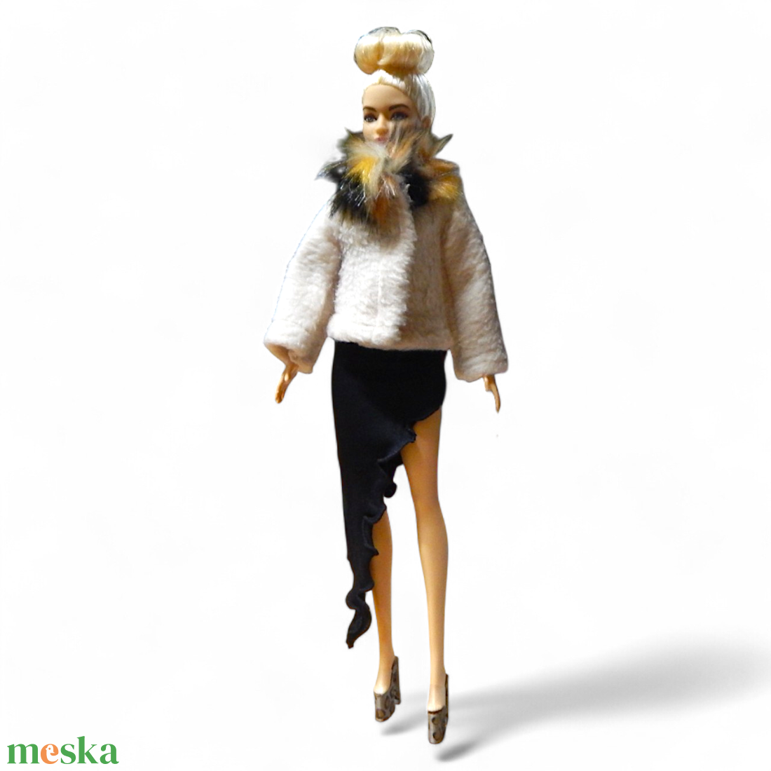 Bézs polár kabát  - ruha barbie típusú babákhoz (d001bb) - játék & sport - baba & babaház - barbie ruhák - Meska.hu