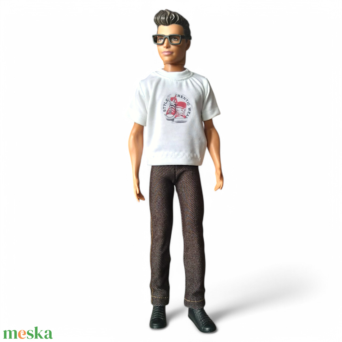 Fiú póló, Ken póló, tornacipős mintával- ruha barbie típusú babákhoz (f007ft) - játék & sport - baba & babaház - barbie ruhák - Meska.hu Fiú póló, Ken póló, tornacipős mintával- ruha barbie típusú babákhoz (f007ft) - játék & sport - baba & babaház - barbie ruhák - Meska.hu