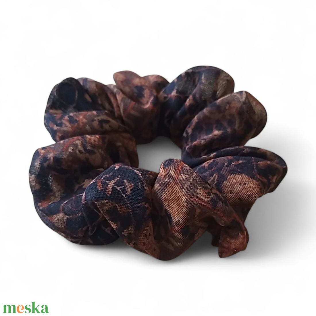 Szolid, barna mintás scrunchie / scrunchy hajgumi - ruha & divat - hajdísz & hajcsat - hajgumi - Meska.hu Szolid, barna mintás scrunchie / scrunchy hajgumi - ruha & divat - hajdísz & hajcsat - hajgumi - Meska.hu