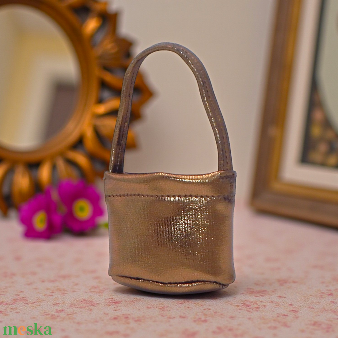 Egyszerű, fényes bronz lamé táska barbie típusú babákhoz (g001br) - játék & sport - baba & babaház - barbie ruhák - Meska.hu
