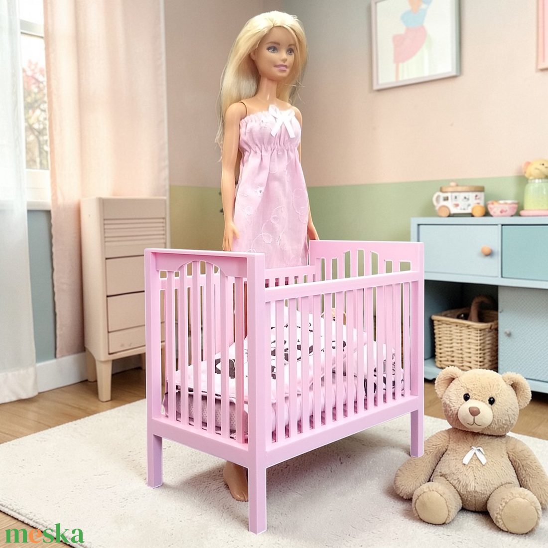 Rózsaszín kiságy babaházba barbie babákhoz, matraccal 1/6 (j001rs) - játék & sport - baba & babaház - játékbaba, babakellék - Meska.hu