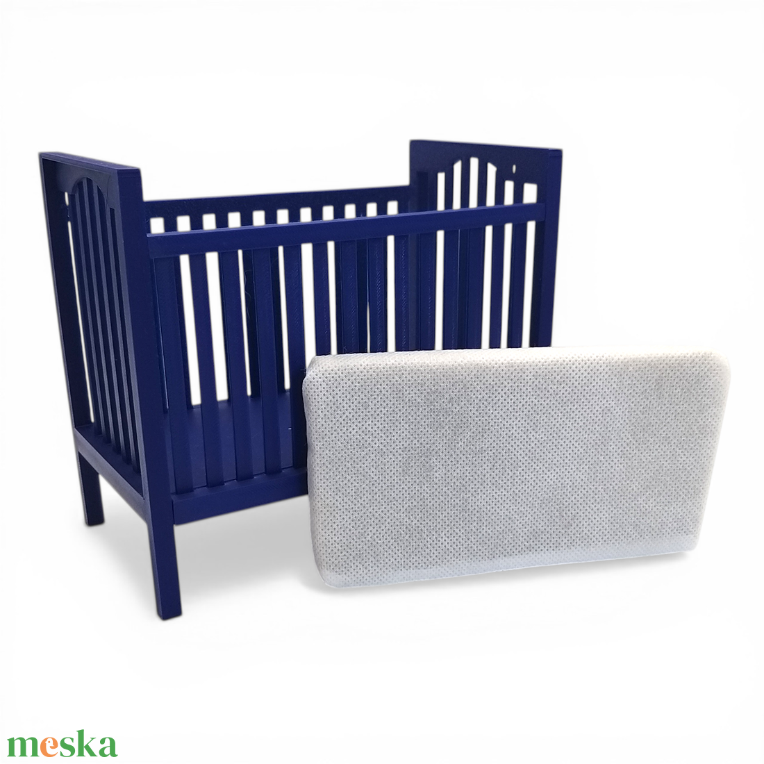 Kék kiságy babaházba barbie babákhoz, matraccal 1/6 (j001sk) - játék & sport - baba & babaház - játékbaba, babakellék - Meska.hu