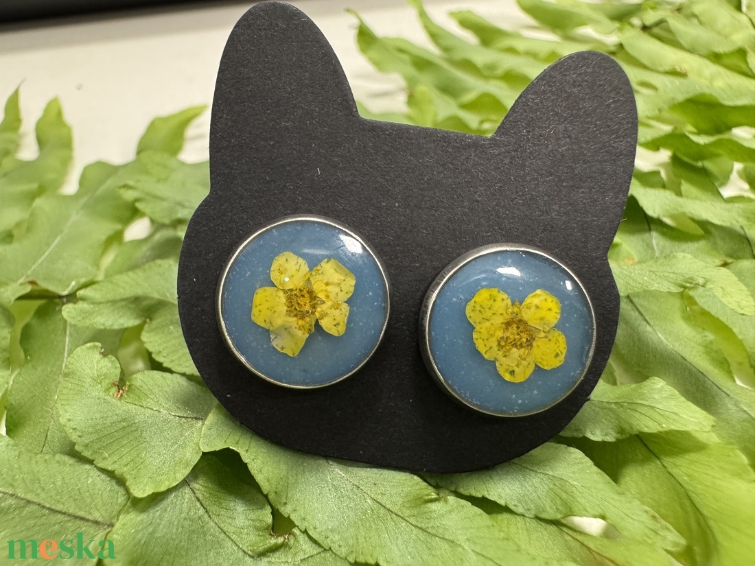 Kis virág fülbevaló - esküvő - ékszer - fülbevaló - Meska.hu