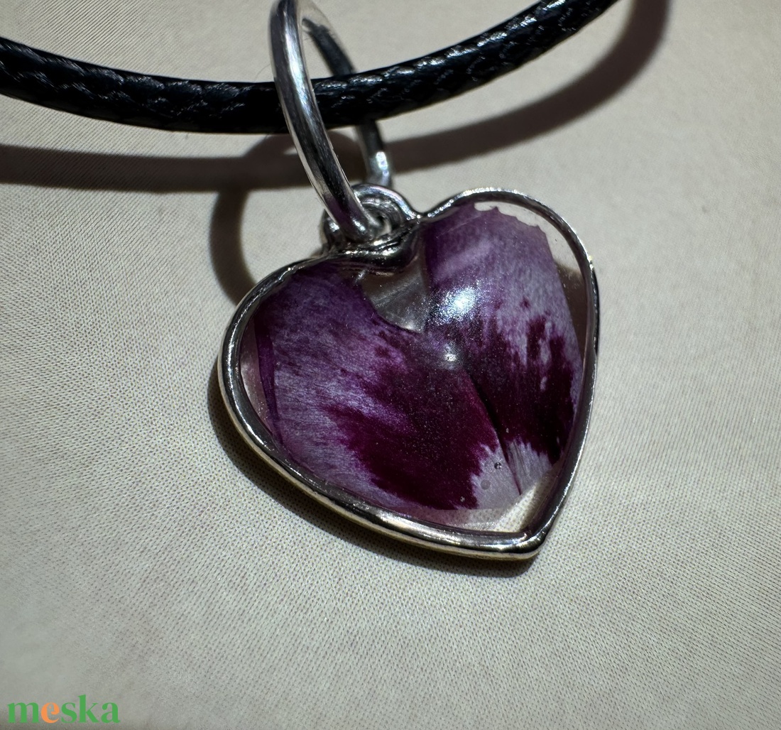 Kicsi szegfű - nyaklánc  - ékszer - nyaklánc - medálos nyaklánc - Meska.hu