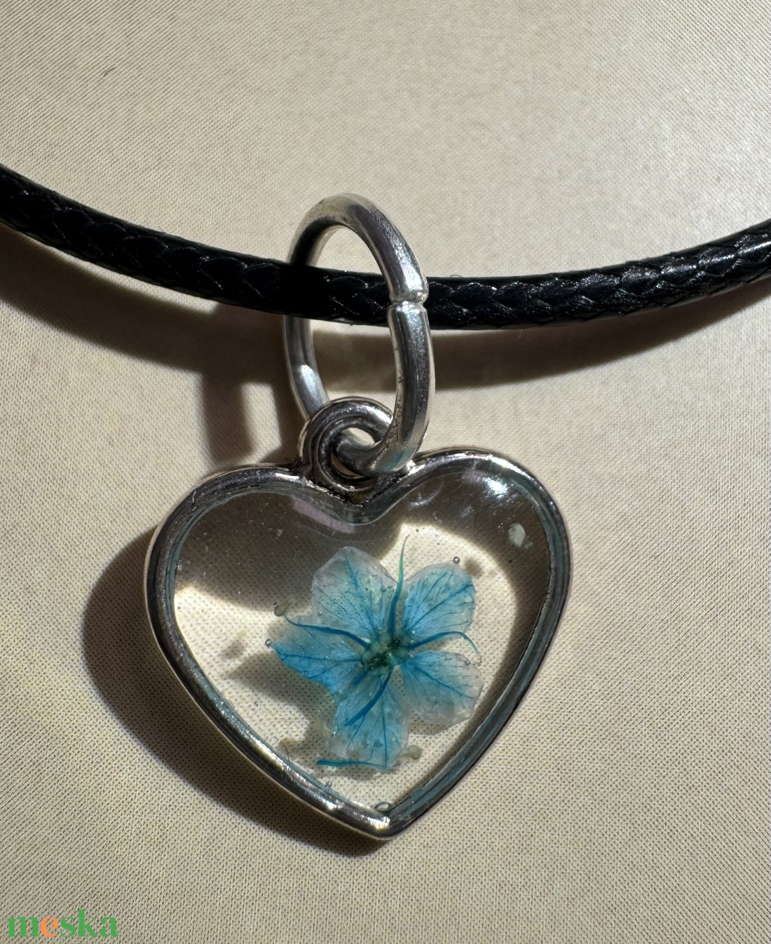 Lebegő kék virág - nyaklánc  - ékszer - nyaklánc - medálos nyaklánc - Meska.hu