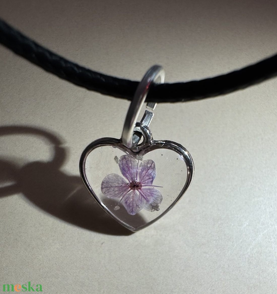 Lebegő rózsaszín virág - nyaklánc  - ékszer - nyaklánc - medálos nyaklánc - Meska.hu