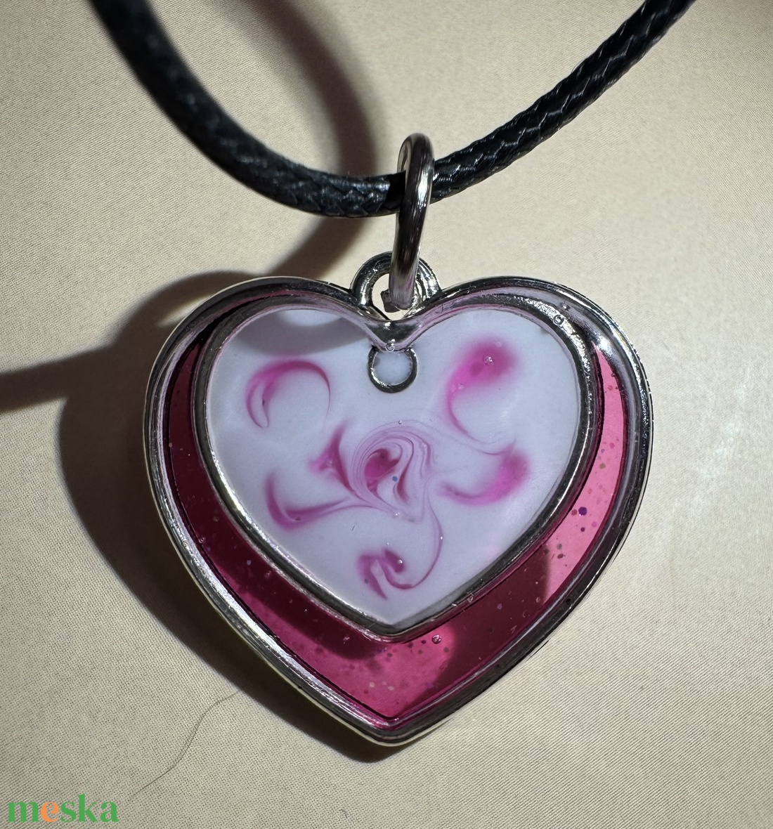 Szerelmes szívek - egyedi, kézzel festett medál  - ékszer - nyaklánc - medálos nyaklánc - Meska.hu