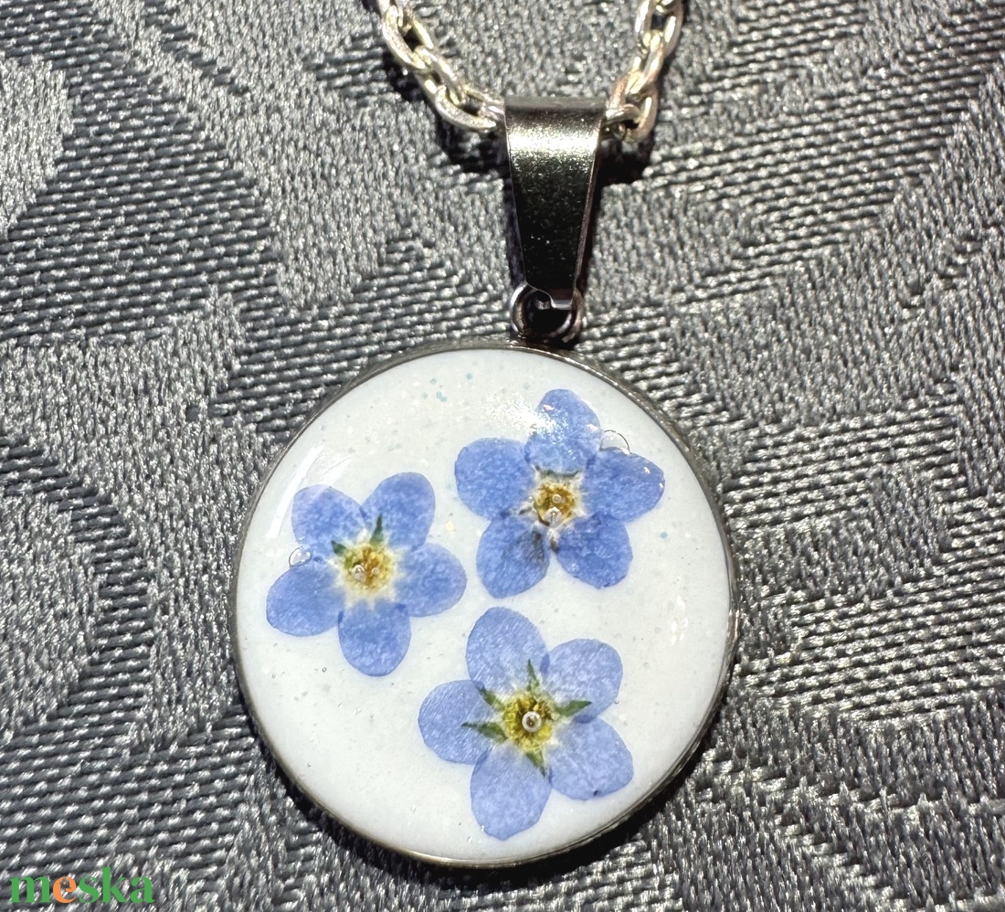 Nefelejcs trió - medál nyakláncon - ékszer - nyaklánc - medálos nyaklánc - Meska.hu