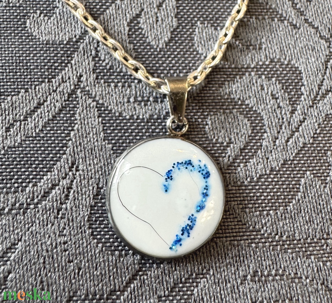 Kisállat szőrrel készült egyedi emlékőr medál nyakláncon - ékszer - nyaklánc - medálos nyaklánc - Meska.hu