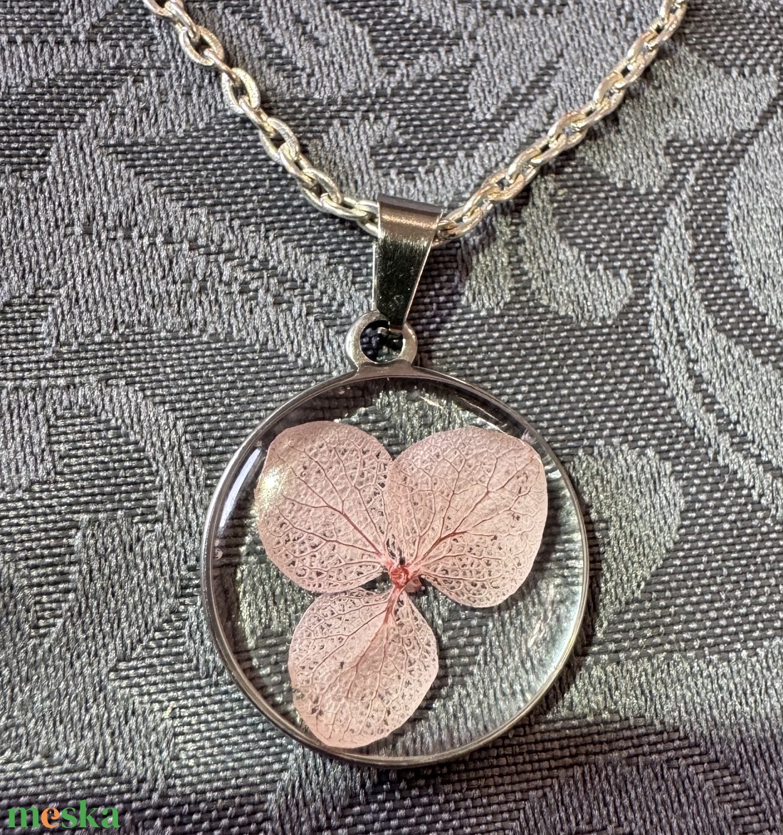 Lebegés - medál nyakláncon - ékszer - nyaklánc - medálos nyaklánc - Meska.hu