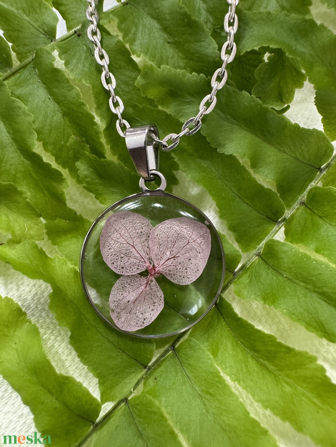 Lebegés - medál nyakláncon - ékszer - nyaklánc - medálos nyaklánc - Meska.hu