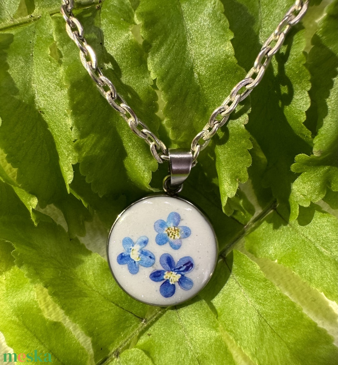 Kék virág trió - medál nyakláncon - ékszer - nyaklánc - medálos nyaklánc - Meska.hu