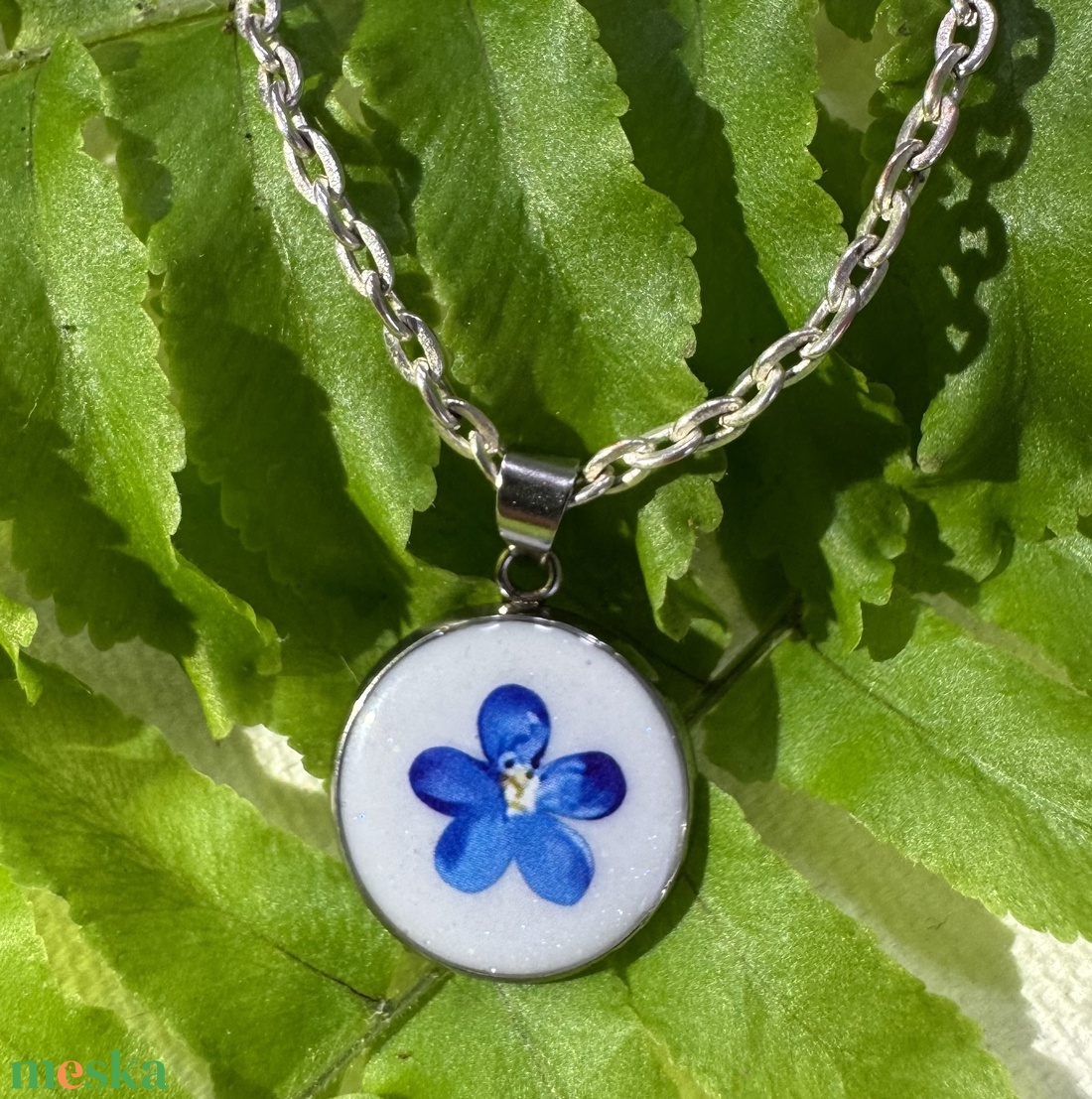 Kék virág - medál nyakláncon - ékszer - nyaklánc - medálos nyaklánc - Meska.hu