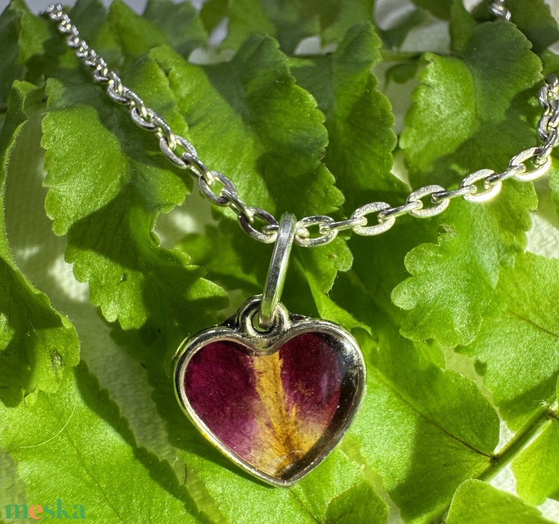 Mama rózsája 01 - nyaklánc  - ékszer - nyaklánc - medálos nyaklánc - Meska.hu