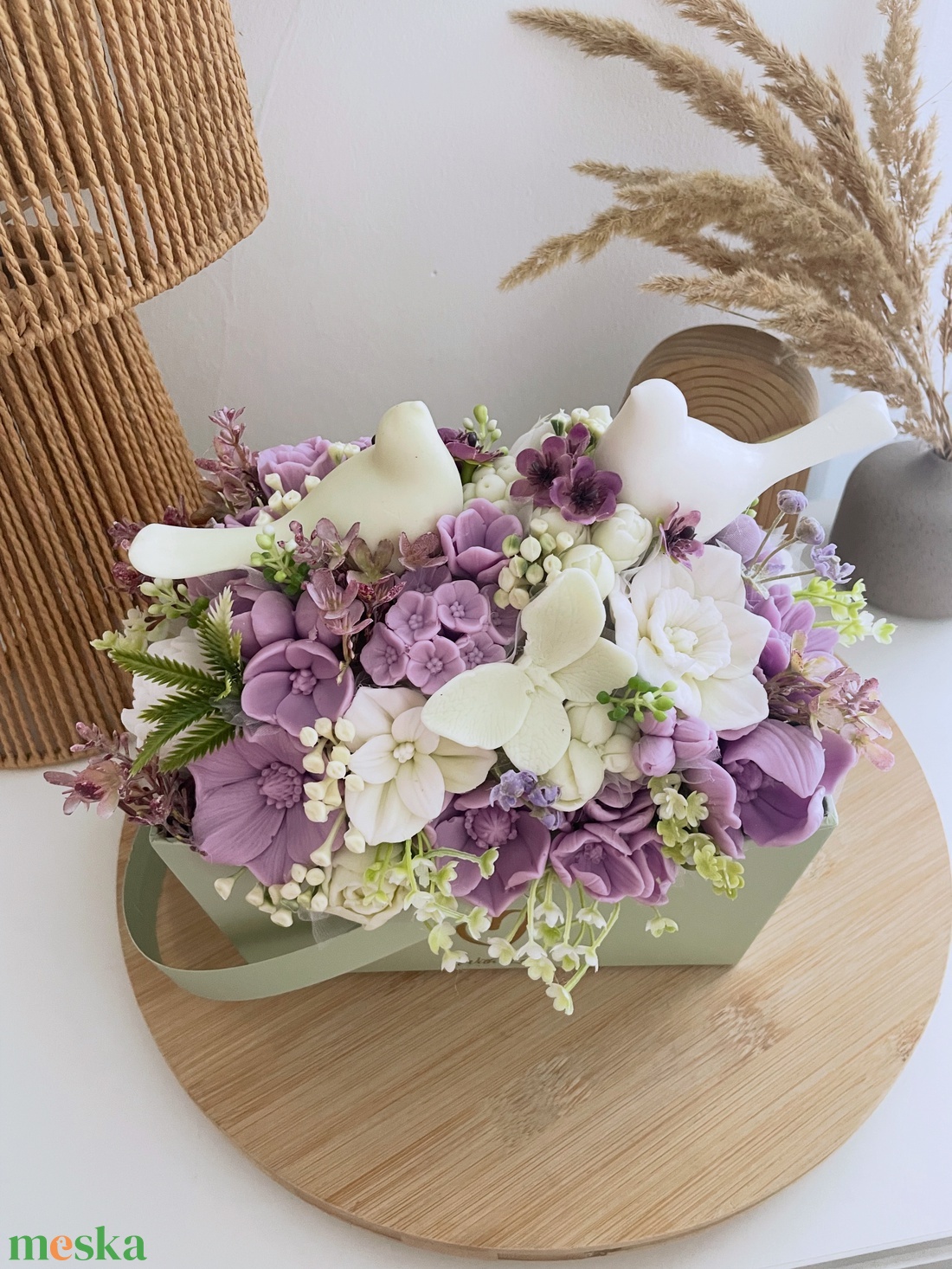 Tavaszi asztaldísz illatos szappanvirágokból - otthon & életmód - dekoráció - asztal és polc dekoráció - asztaldísz - Meska.hu