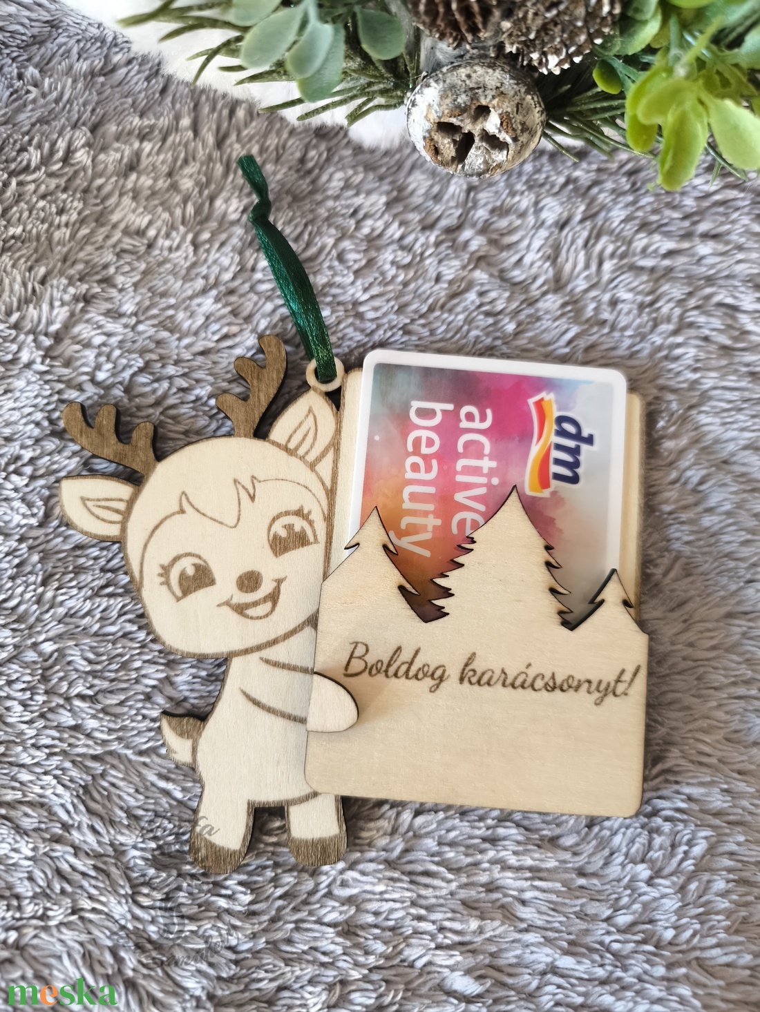 Karácsonyi ajándékkártya átadó, karácsonyfa dísz - karácsony - karácsonyi ajándékozás - karácsonyi képeslap, üdvözlőlap, ajándékkísérő - Meska.hu
