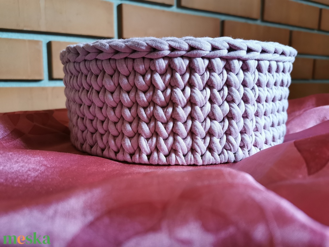 Kosár faalapra 21cm - otthon & életmód - tárolás & rendszerezés - tárolókosár - Meska.hu